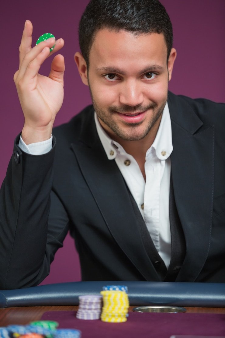 Pengguna menikmati akses live casino melalui berbagai perangkat mobile seperti smartphone dan tablet